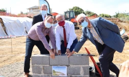 Petite Île : première pierre de la Maison départementale et de la résidence Bois de Joli Coeur