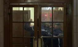 Capture d'écran montrant Youssouf Fofana, le 10 janvier 2017 au palais de justice de Paris 