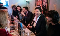 Agnès Buzyn (2eD), candidate LREM à la mairie de Paris, déjeune avec des membres du parti, le 17 février 2020 à Paris