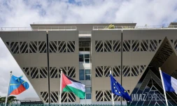 Un drapeau Palestinien sur le fronton de l'hôtel de Région