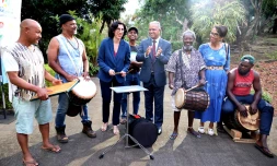 La Ministre de la Culture séduite par sa visite de Villèle [?]
