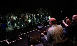 Une initiation aux danses traditionnelles d'Auvergne à la Coopérative de Mai, salle de musique contemporaine de Clermont-Ferrand, le 14 mars 2025 ( AFP / JEAN-PHILIPPE KSIAZEK )