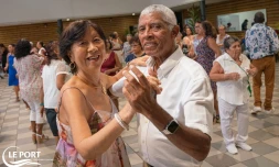 Le Port : il n'y a pas d'âge pour faire la fête, 200 séniors de la ville profitent d'un thé dansant