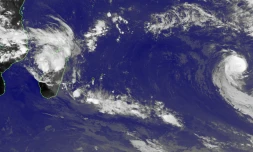 Le cyclone tropical Vince se déplace sur l’extrême est du bassin, très loin de toute terre habitée [?]