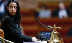 La ministre des Outre-mer, Naïma Moutchou à sa sortie de l'Elysée le 22 octobre 2025. ( AFP / Ludovic MARIN )