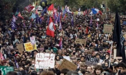 Des manifestants participent à Paris, le 20 septembre 2026