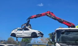 Saint-Denis : la Police Nationale enlève 188 voitures hors d'usage de la voie publique