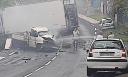 Accident camion Saint-Pierre ligne des 400
