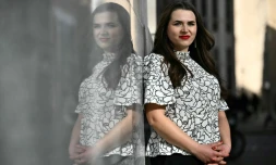 La chroniqueuse politique britannique Chloe Dobbs pose le 6 février 2025, à Londres 