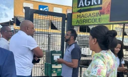 Pierrick Robert s'est rendu sur les sites des incendies au Port et à Saint-Pierre