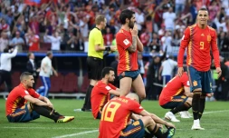 La déception des joueurs espagnols, éliminés par la Russie en 8e de finale du Mondial au stade Loujniki, à Moscou, le 1er juillet 2018 