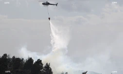 hélicoptère bombardier d\'eau