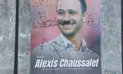 dégradations d'affiches et symboles nazis au tampon 