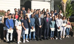 remise de diplômeaux bacheliers avec mentions 