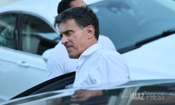 Droits de douane en outre-mer : Manuel Valls dénonce un 