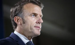 Le président de la République Emmanuel Macron lors d’une conférence de presse à Bruxelles, le 27 juin 2025. (© NICOLAS ECONOMOU / AFP)