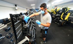 Désinfection des équipements de la salle de sport "Body Staff Gym", le 1er juin 2020 à Artigues-près-Bordeaux