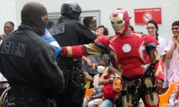 Le GIPN au CHU Félix Guyon pour les enfants hospitalisés