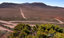route de la plaine des sables au volcan 