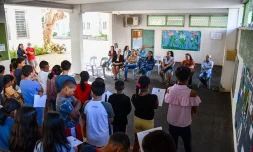 Le Port : les enfants rendent hommage à Léon de Lépervanche