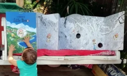 Moniri M'Baé dédicace "La balade de Little Momo" à Saint-Denis 