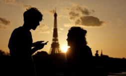 Les couples où la femme contribue plus fortement au revenu commun que son partenaire masculin encourent "un risque plus élevé" de séparation, d'après une étude de l'Institut national d'études démographiques (Ined) ( AFP / Ludovic MARIN )