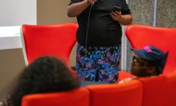 Lasseindra, danseuse queer professionnelle, pionnière du voguing en France (danse identitaire créée par la communauté noire LGBT aux Etats-Unis en réaction au racisme et à la discrimination) 