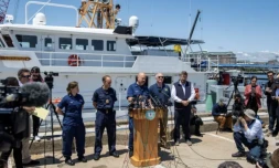 Le capitaine des gardes-cÎtes américains Jamie Frederick lors d'un point presse sur les opérations de recherche du Titan, à Boston, le 21 juin 2023 ( AFP / Joseph Prezioso )