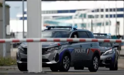 Des véhicules de police, le 12 août 2023 à Calais