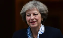 La Première ministre britannique Theresa May devant le 10 Downing street, le 12 octobre 2016 à Londres