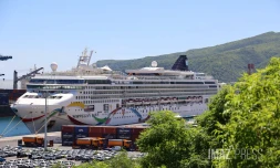 Le Port : les passagers du paquebot Norwegian Dawn débarquent à La Réunion