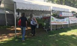 Le collectif contre la digue rassemblé devant Préfecture