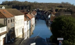 Vue aérienne du village de Neuville-sous-Montreuil, dans le Pas-de-Calais, le 17 novembre 2023 ( AFP / Charles Caby )