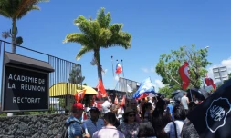 Manifestation des enseignants remplaçants devant le rectorat 
