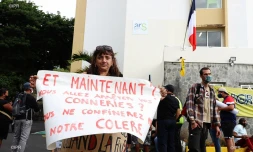 manifestation gilets jaunes devant l'ARS
