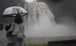 La Cascade Niagara gonflée par la tempête Ava