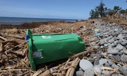 déchets front de mer cyclone Garance 