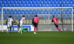 L'attaquant de Montpellier Andy Delort (d) buteur lors de la victoire sur Bordeaux 2-0 en 10e journée de L1