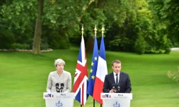Theresa May (G) et Emmanuel Macron, le 13 juin 2017 à l'Elysée