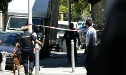 Opérations de vérification d'un petit camion garé à proximité du domicile de l'auteur de l'attaque terroriste le 15 juillet 2016 à Nice