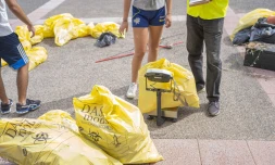 Terre Sainte Nettoyage Scolaires Étudiants et Civis ensemble pour ramasser des déchets