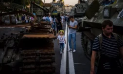 Ukraine: Occidentaux et Russes haussent le ton, la guerre entre dans son septième mois