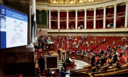 Une vue de l'Assemblée nationale après le vote de la motion de rejet, le 10 avril 2025 à Paris. (LUDOVIC MARIN / AFP)