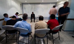 Des participants à une session de rééducation pour hommes violents, le 25 février 2020 à Mexico