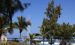 plage étang salé poste de secour