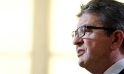 "Je ne dis pas que la motion de censure doit être un point final. Faisons leur confiance dans l'art d'aggraver les choses", a lancé le leader de LFI Jean-Luc Mélenchon