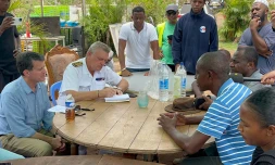 Mayotte : Manuel Valls affirme qu'il reviendra "dans quelques semaines" [?]