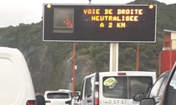  Route du littoral - 4 km de bouchons de la Ravine à Malheur jusqu'à l'échangeur de La Possession