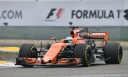 L'Espagnol Fernando Alonso au volant de sa McLaren lors du GP de Chine, le 9 avril 2017 à Shanghai 