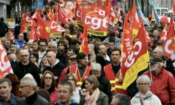 Plusieurs syndicats de la Fonction publique, parmi lesquels la CGT, appellent à une journée nationale "d'action" et de "grève" le 5 décembre pour dénoncer notamment des coupes budgétaires dans l'administration ( AFP / FRED TANNEAU )